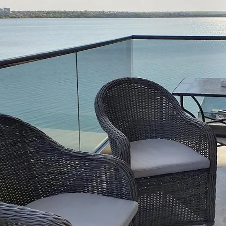 Crystal Luxury Aparment Mamaia Free Parking Vis A Vis Iaki Aparthotel Mamaia