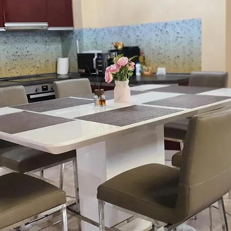 Aparthotel Crystal Luxury Aparment Mamaia Free Parking Vis A Vis Iaki Mamaia