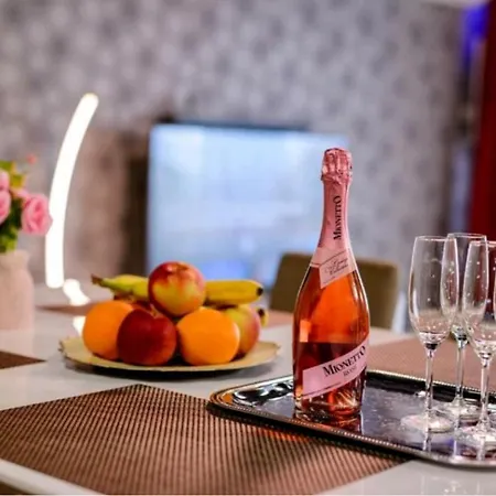 Ξενοδοχείο με διαμερίσματα Crystal Luxury Aparment Mamaia Free Parking Vis A Vis Iaki *